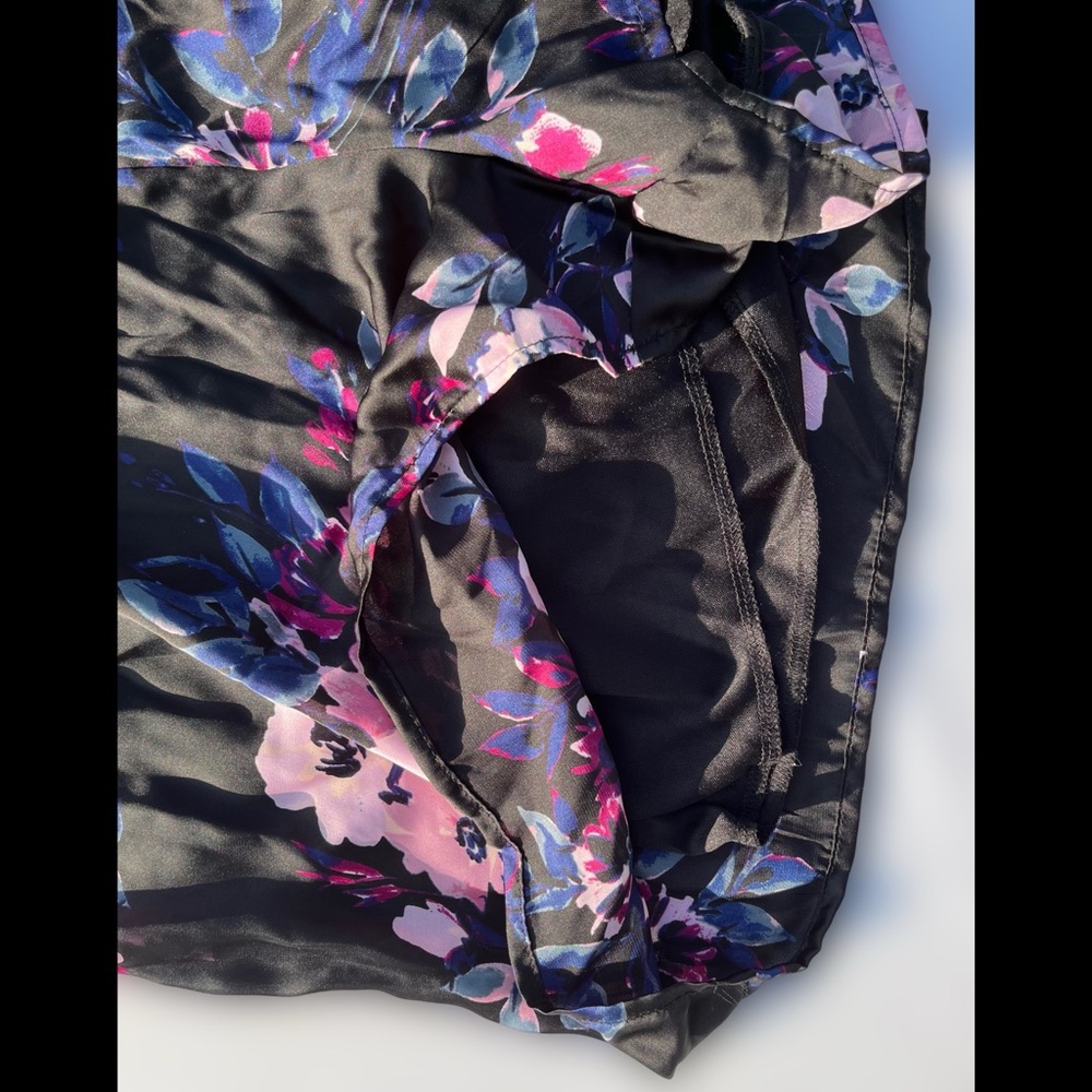 β¨ HP β¨ Floral, Black, and Pink β¨ Satin-Appearance Romper β¨ - Picture 6 of 8